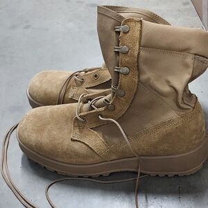 Men's Tan Tactical Boots